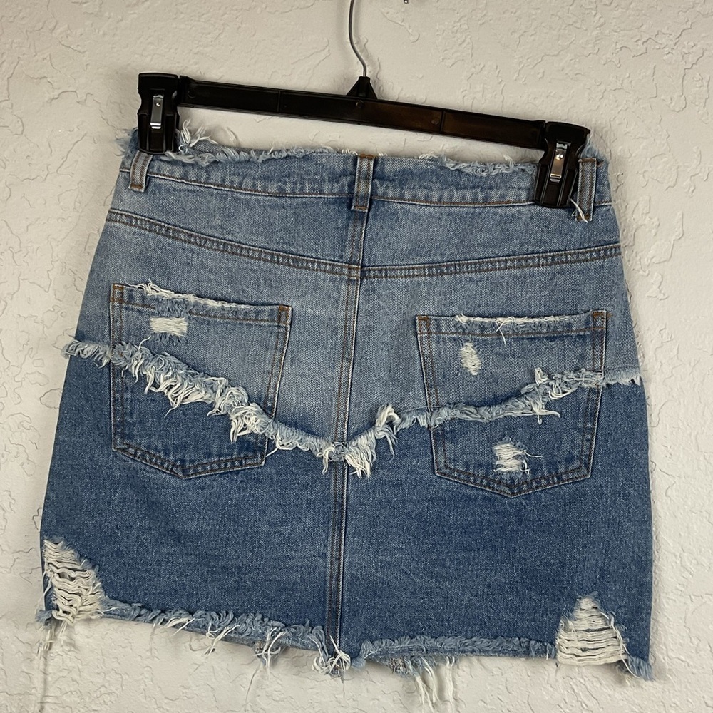 Signature8 Distressed Denim Jean Mini Skirt Button Fly Sz Medium - Picture 5 of 8